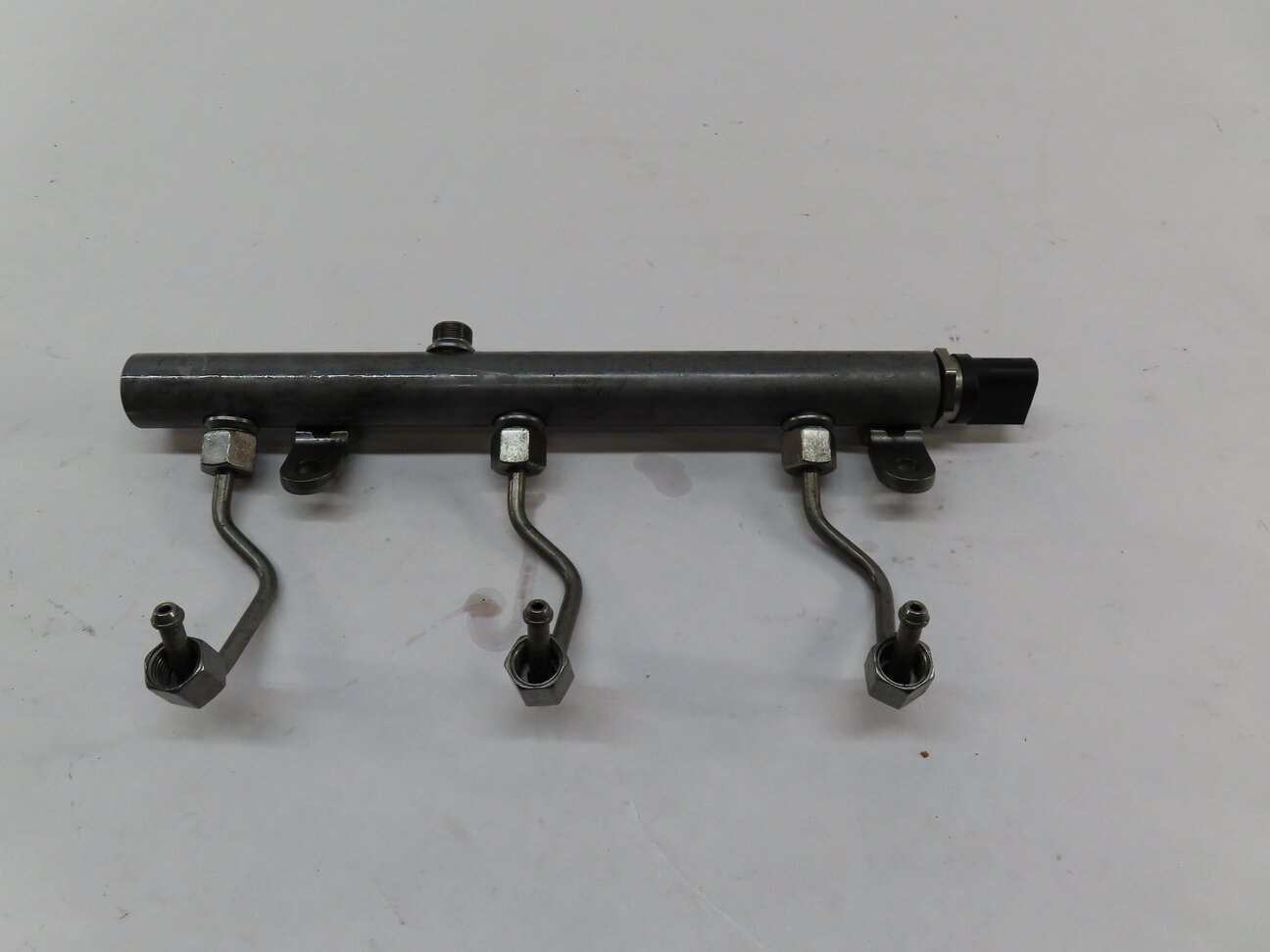 Thumbnail 5: 2012 MERCEDES ML350 (W166) 3.0L TURBO DIESEL OM642 RIGHT ENGINE FUEL RAIL