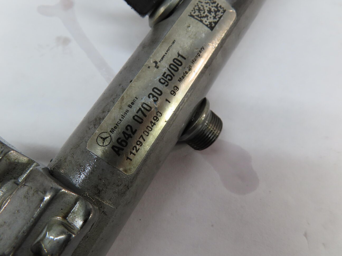 Thumbnail 6: 2012 MERCEDES ML350 (W166) 3.0L TURBO DIESEL OM642 RIGHT ENGINE FUEL RAIL