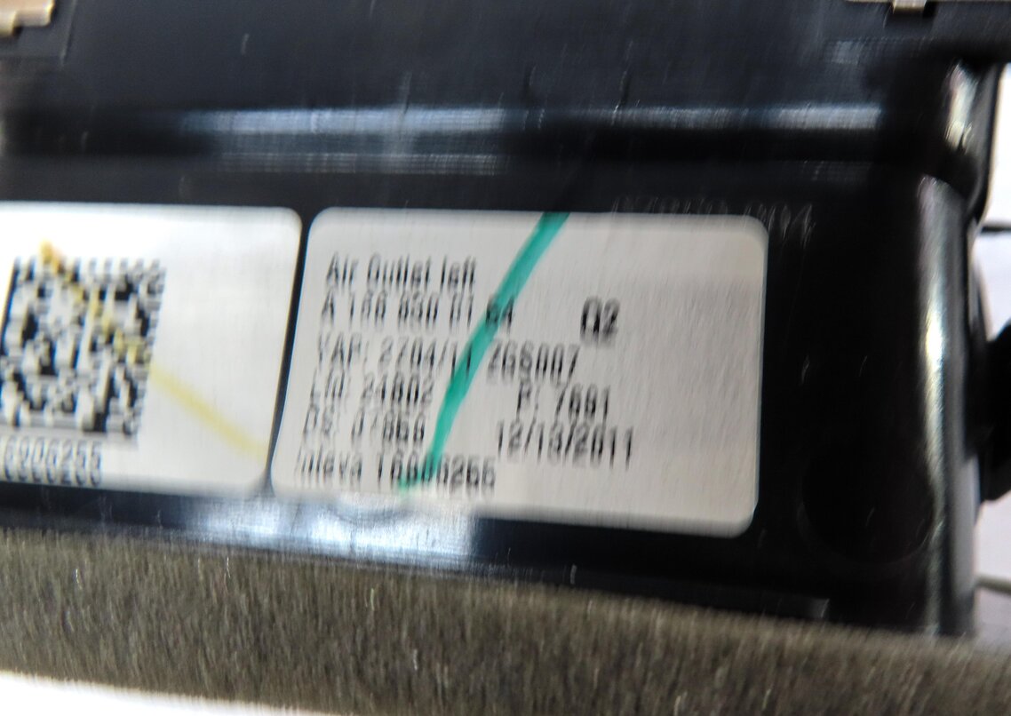 Thumbnail 5: 2012 MERCEDES ML350 (W166) FRONT FAR LEFT DRIVER OUTER DASH A/C HEATER AIR VENT