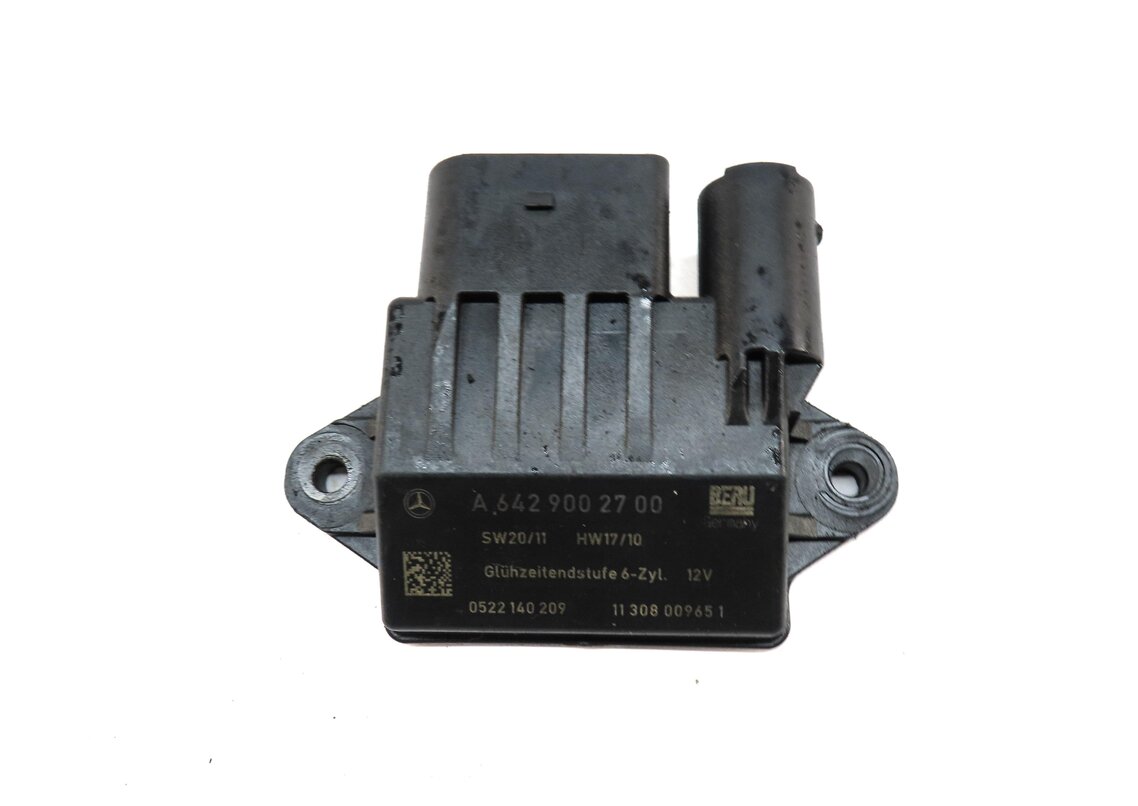 Thumbnail 3: 07-13 MERCEDES E320 E350 GL350 ML350 S350 R320 R350 - DIESEL GLOW PLUG MODULE
