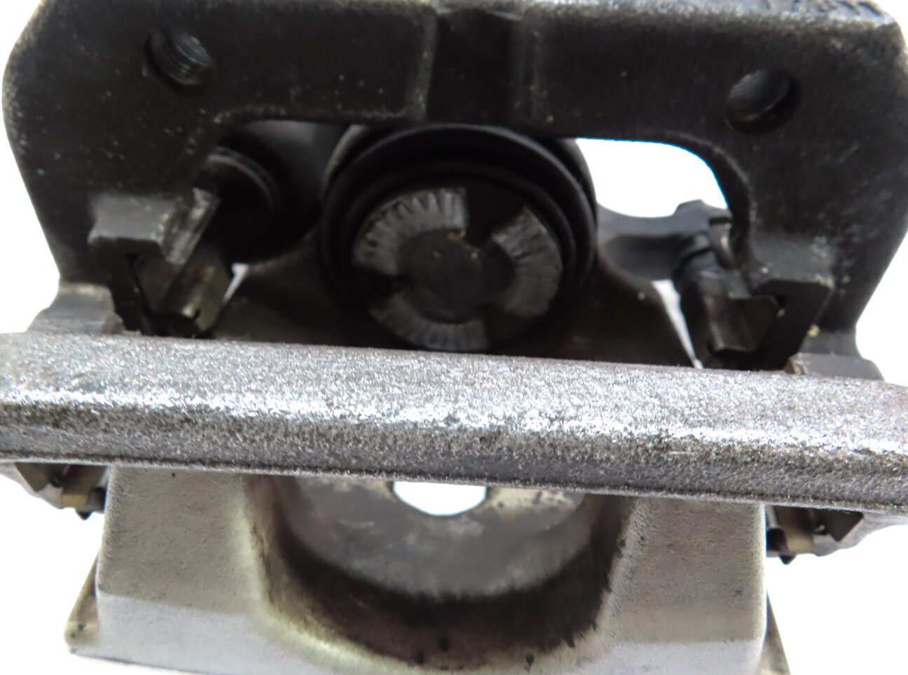 Thumbnail 6: 2012-2018 MERCEDES GLE300D GLE350 ML250 ML350 (W166) LEFT REAR BRAKE CALIPER