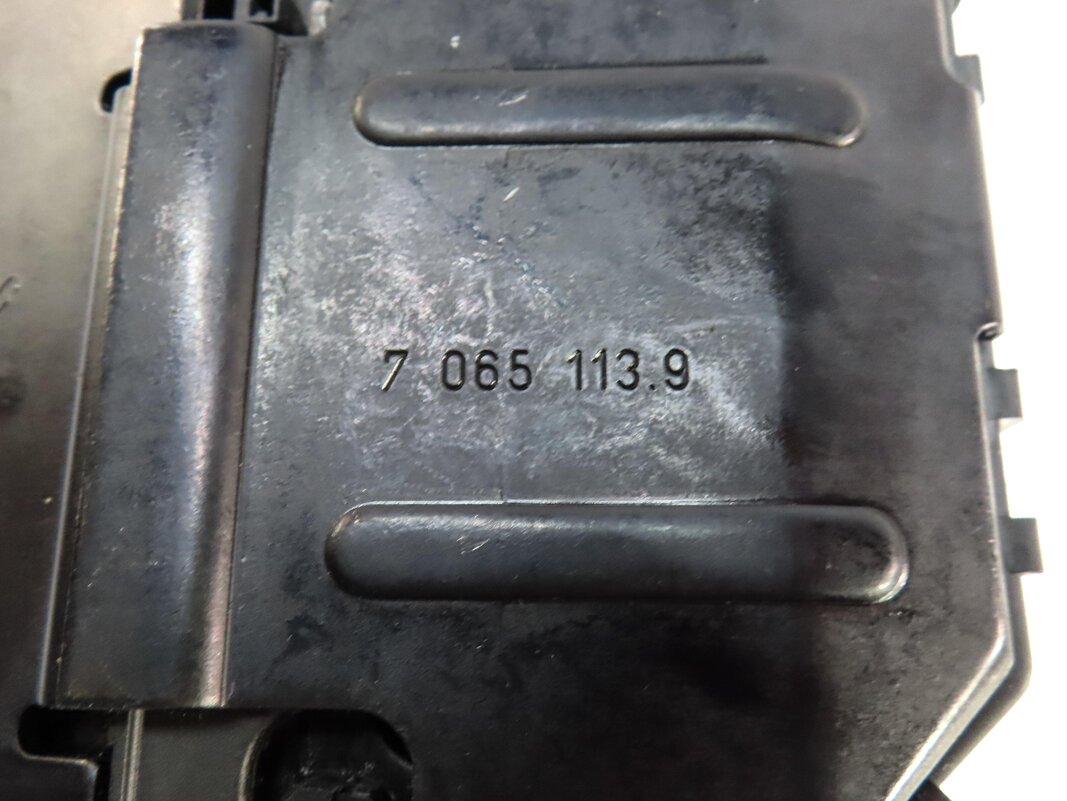 2009 RANGE ROVER (L322) AIR SUSPENSION TRANSFER RELIEVE VALVE RVH500060