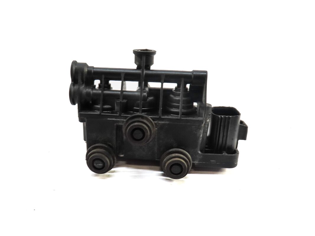 Thumbnail 3: 2009 RANGE ROVER (L322) AIR SUSPENSION TRANSFER RELIEVE VALVE RVH500060