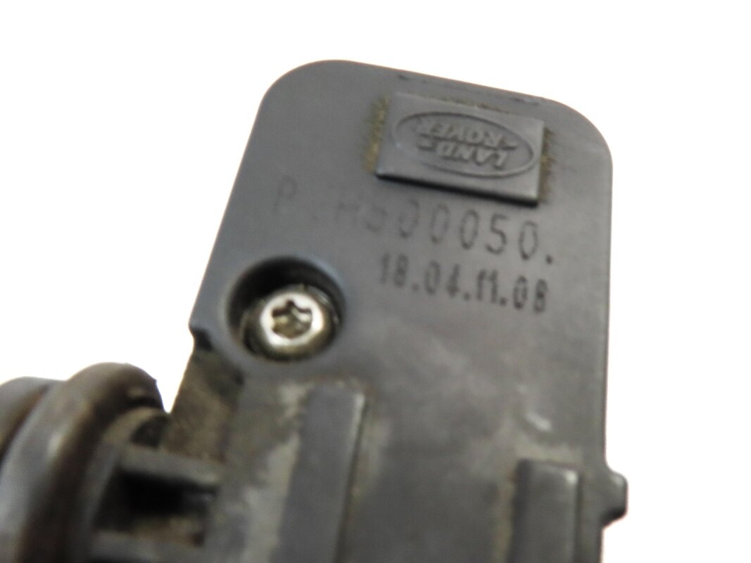 Thumbnail 4: 2009 RANGE ROVER (L322) AIR SUSPENSION TRANSFER RELIEF VALVE RVH500050