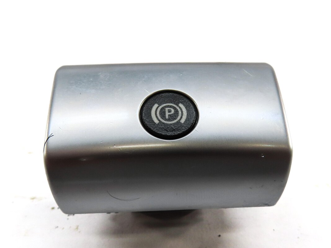 Thumbnail 4: 2009 RANGE ROVER (L322) EMERGENCY HILL PARKING E-BRAKE SWTICH BUTTON YUG500391
