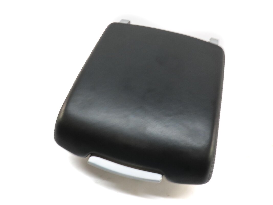 07-12 RANGE ROVER (L322) FRONT CENTER CONSOLE ARM REST LID (JET OXFORD LEATHER)