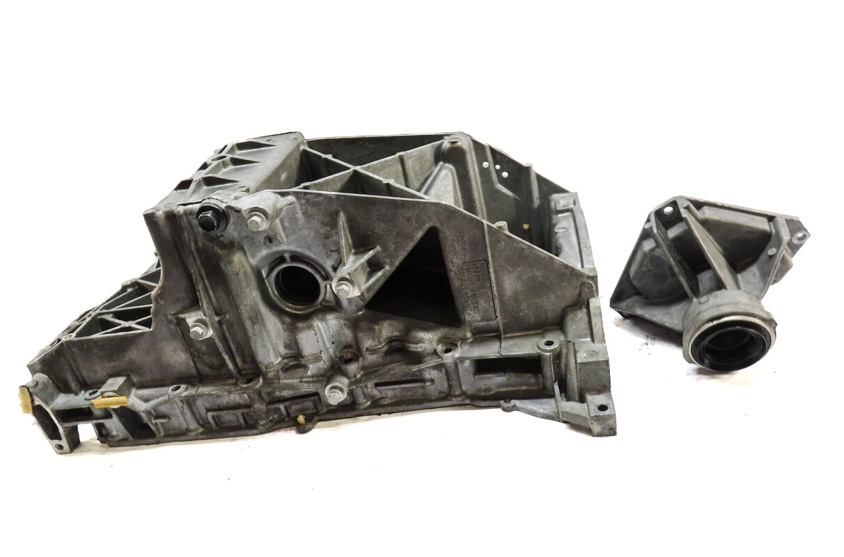 Thumbnail 2: 2006-2009 LAND ROVER RANGE ROVER (L322) 4.2L / 4.4L V8 ENGINE OIL PAN FLUID SUMP