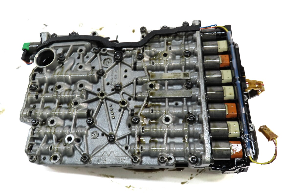 Thumbnail 5: 14-15 BMW X1 (E84) 28i RWD A/T AUTOMATIC TRANSMISSION VALVE BODY w/ MECHATRONIC