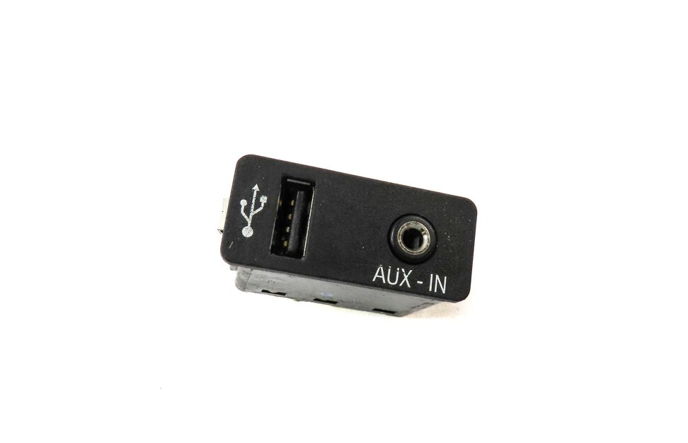 Thumbnail 2: 2015 BMW X1 (E84) RADIO STEREO AUXILIARY AUX USB INPUT JACK PANEL AUX-IN 9241331