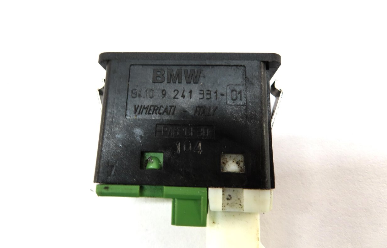 Thumbnail 4: 2015 BMW X1 (E84) RADIO STEREO AUXILIARY AUX USB INPUT JACK PANEL AUX-IN 9241331