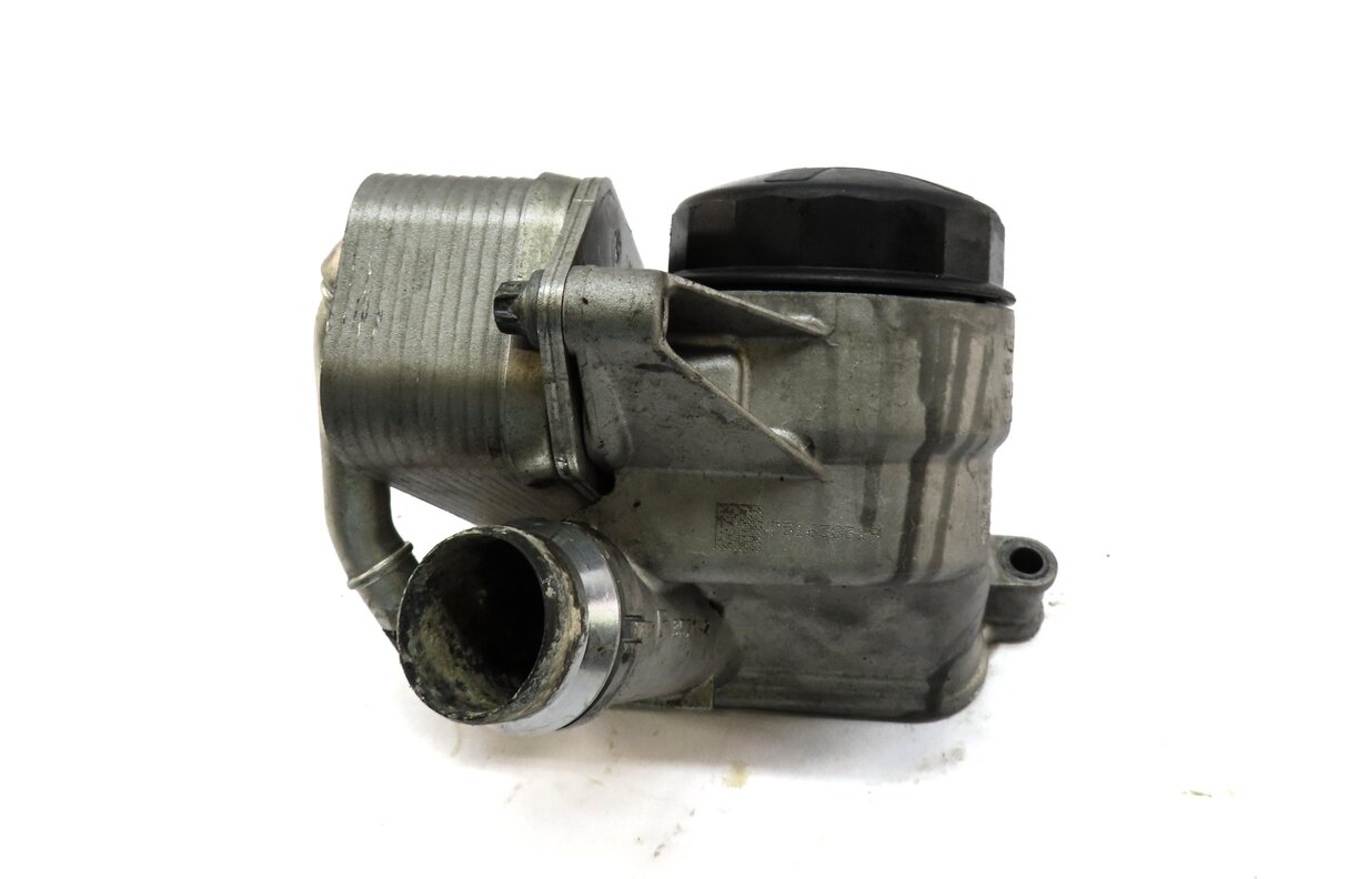 Thumbnail 4: 2015 BMW X1 (E84) 2.0L TURBO N20 ENGINE OIL FILTER HOUSING 11427548032