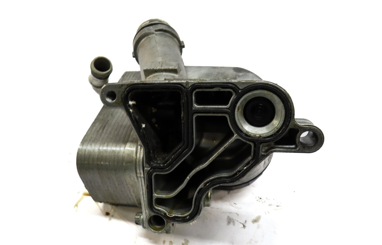 Thumbnail 6: 2015 BMW X1 (E84) 2.0L TURBO N20 ENGINE OIL FILTER HOUSING 11427548032
