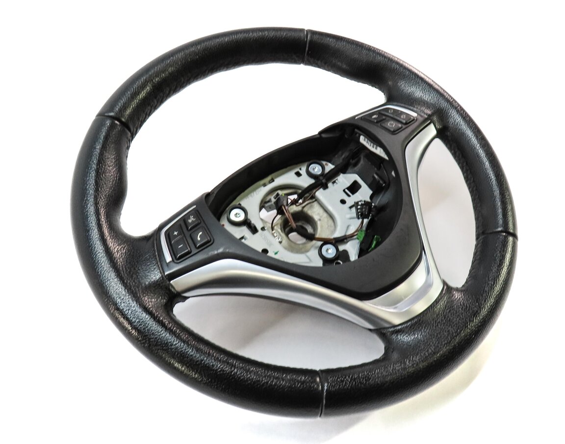 06-15 BMW 1 3 X1 SERIES (E84 E87 E90) 3 SPOKE SPORT STEERING WHEEL w/ SWITCHES