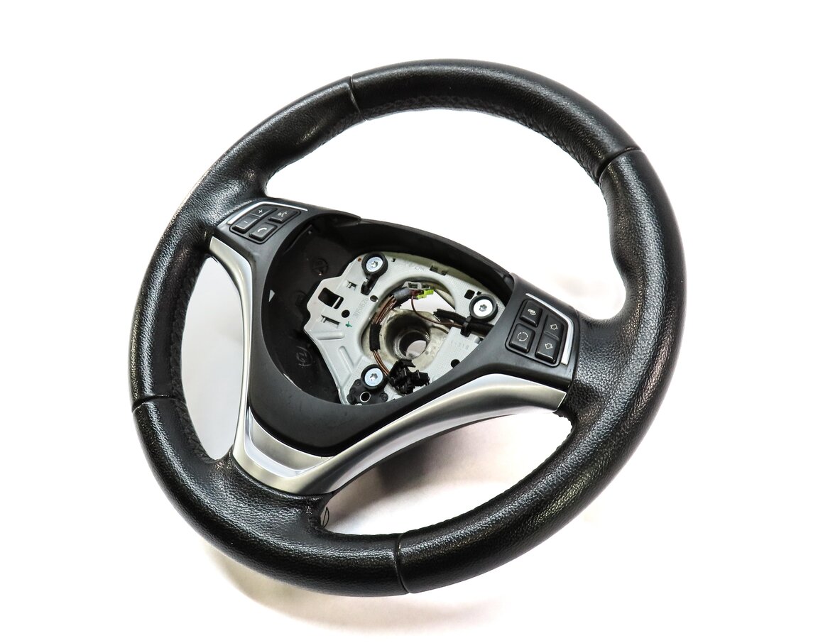 Thumbnail 2: 06-15 BMW 1 3 X1 SERIES (E84 E87 E90) 3 SPOKE SPORT STEERING WHEEL w/ SWITCHES