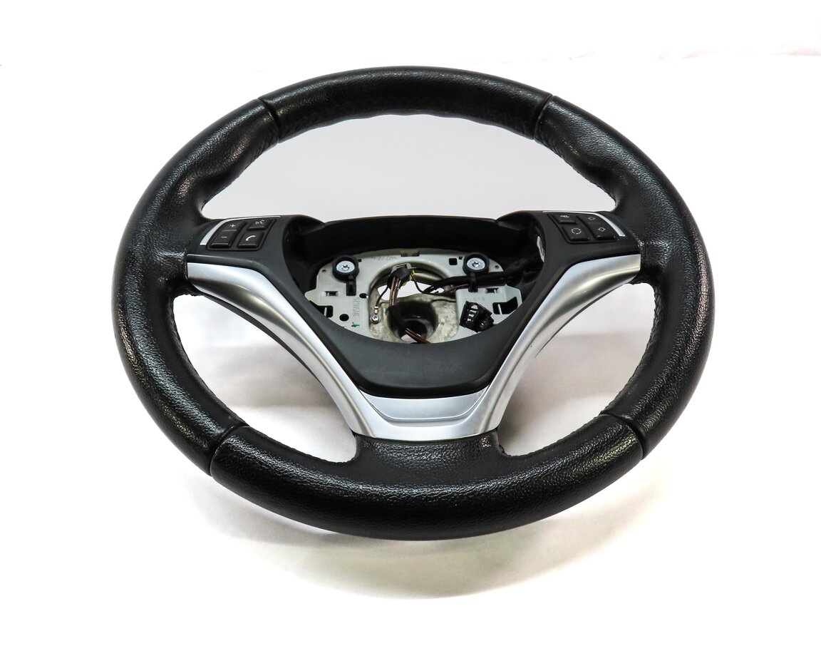 Thumbnail 3: 06-15 BMW 1 3 X1 SERIES (E84 E87 E90) 3 SPOKE SPORT STEERING WHEEL w/ SWITCHES