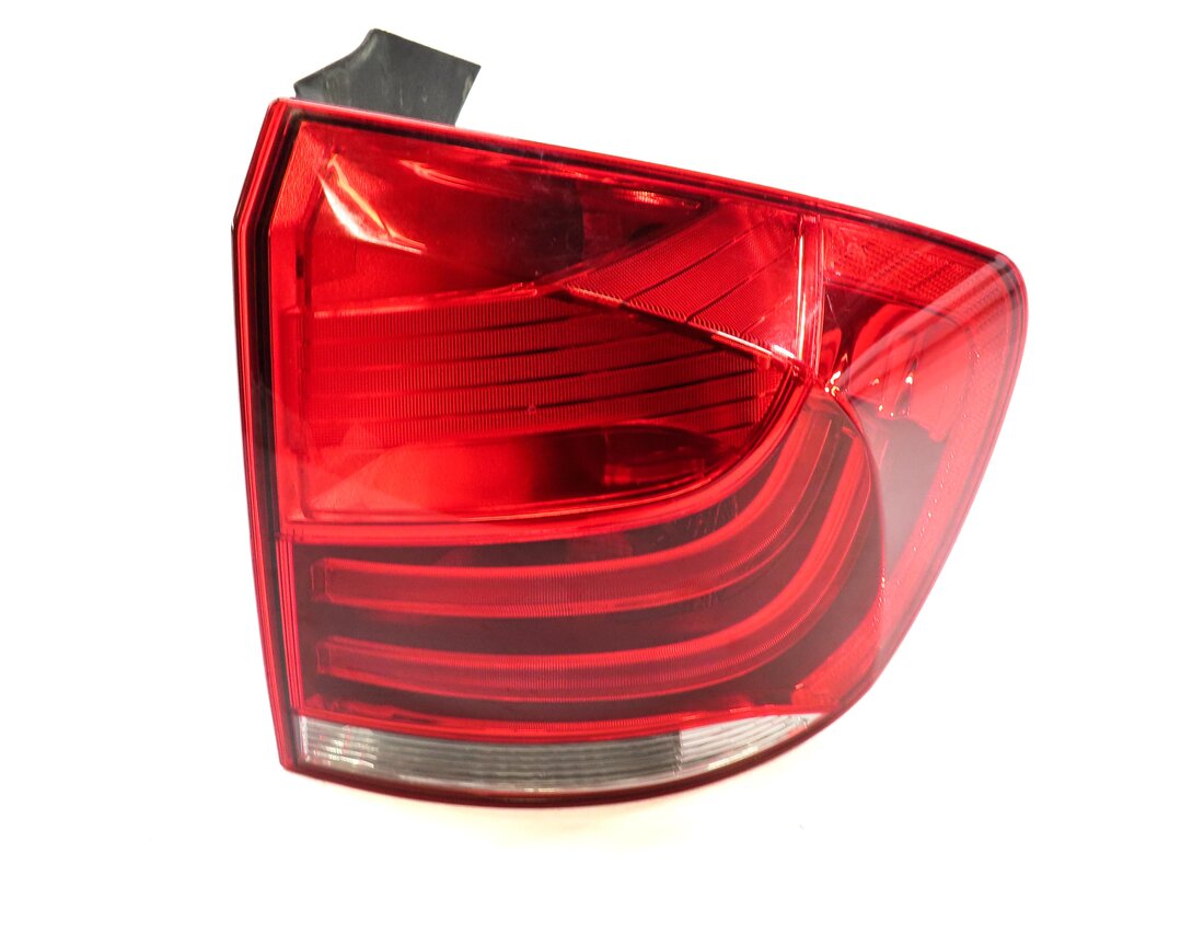 2012-2015 BMW X1 (E84) RIGHT PASSENGER REAR OUTER TAILLIGHT BRAKE LIGHT LAMP