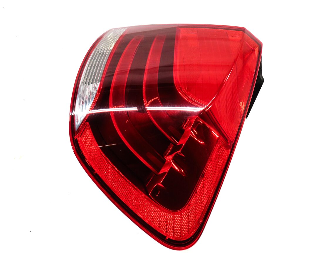 Thumbnail 4: 2012-2015 BMW X1 (E84) RIGHT PASSENGER REAR OUTER TAILLIGHT BRAKE LIGHT LAMP