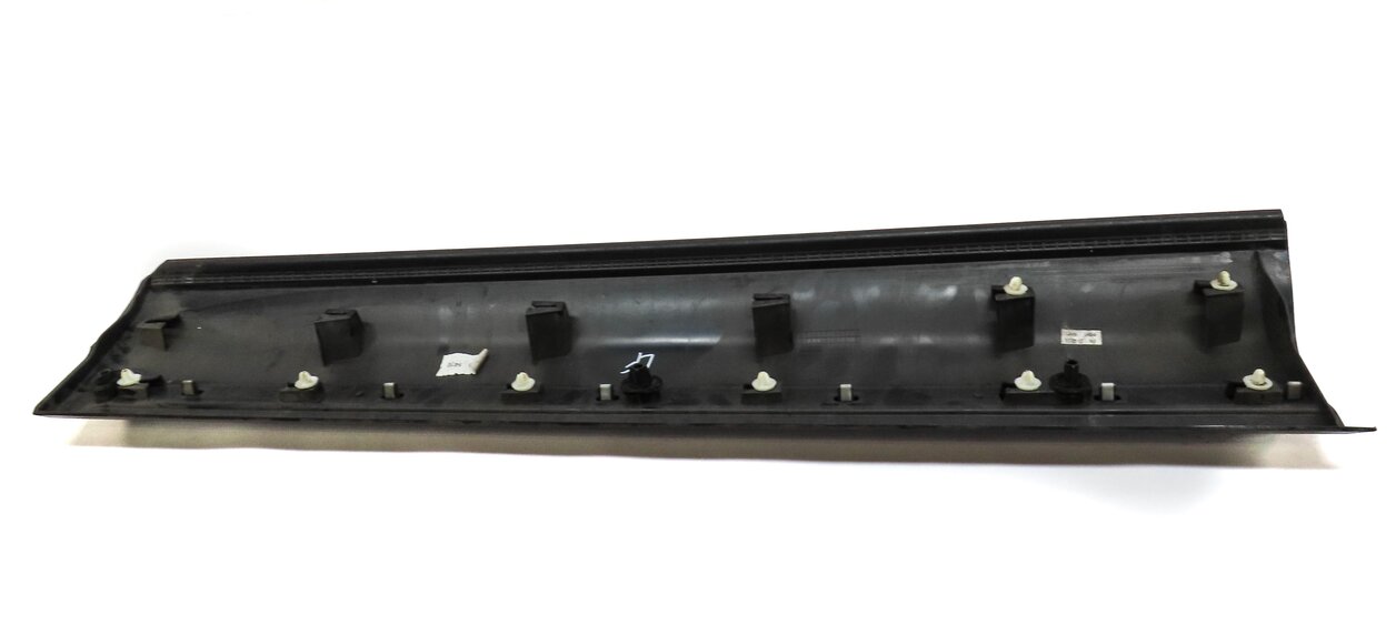 Thumbnail 4: 2015 RANGE ROVER EVOQUE L538 FRONT LEFT DRIVER LOWER DOOR TRIM MOULDING (BLACK)