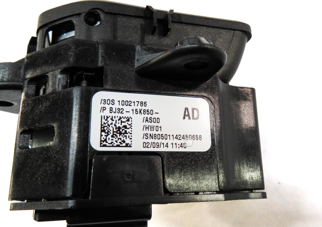 Thumbnail 5: 2015 RANGE ROVER EVOQUE (L538) EMERGENCY HILL E-BRAKE PARKING BRAKE SWITCH