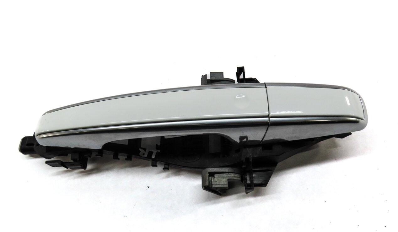 Thumbnail 2: 13-19 RANGE ROVER EVOQUE L538 REAR LEFT PASSIVE DOOR HANDLE (WHITE & CHROME)