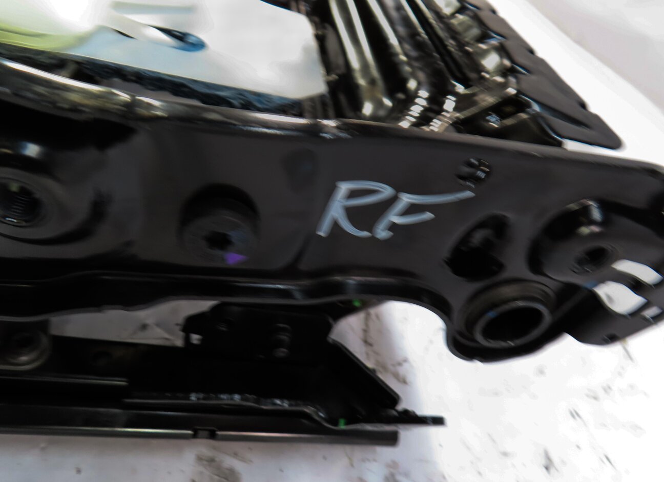 Thumbnail 6: 2012-2015 RANGE ROVER EVOQUE (L538) RIGHT FRONT PASSENGER SEAT TRACK w/ MOTORS