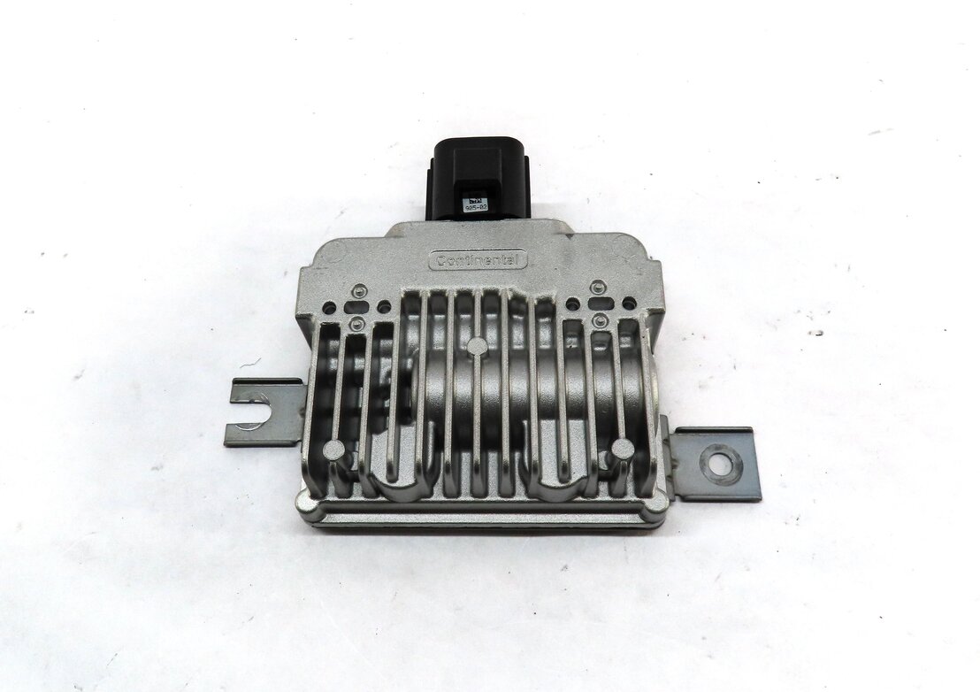 Thumbnail 2: 2010-2015 LR2 LR4 EVOQUE RANGE ROVER SPORT (L320 L538) FUEL PUMP CONTROL MODULE