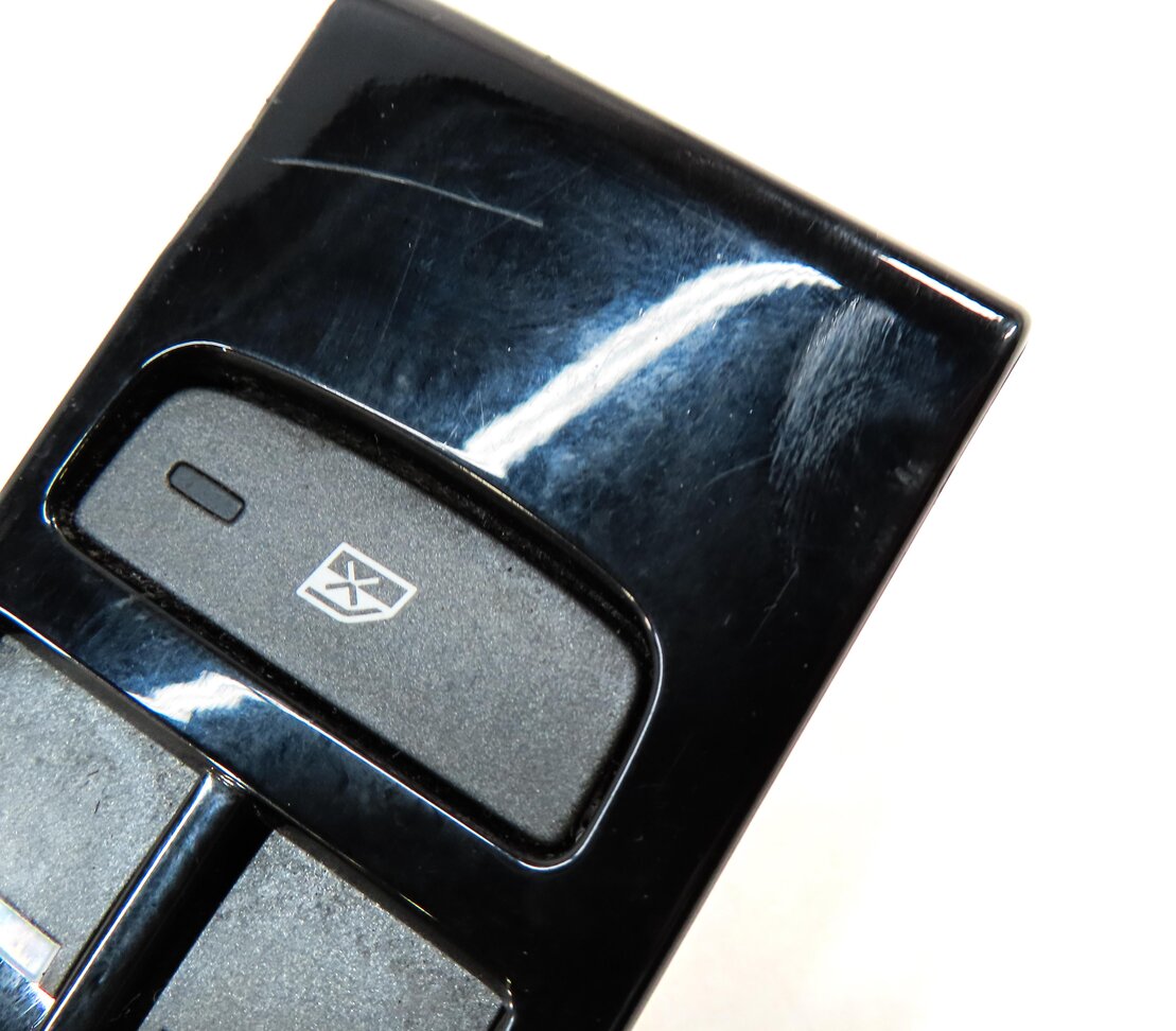 Thumbnail 6: 2012-2019 RANGE ROVER EVOQUE (L538) LEFT FRONT DRIVER P-FOLD WINDOW SWITCH BLACK