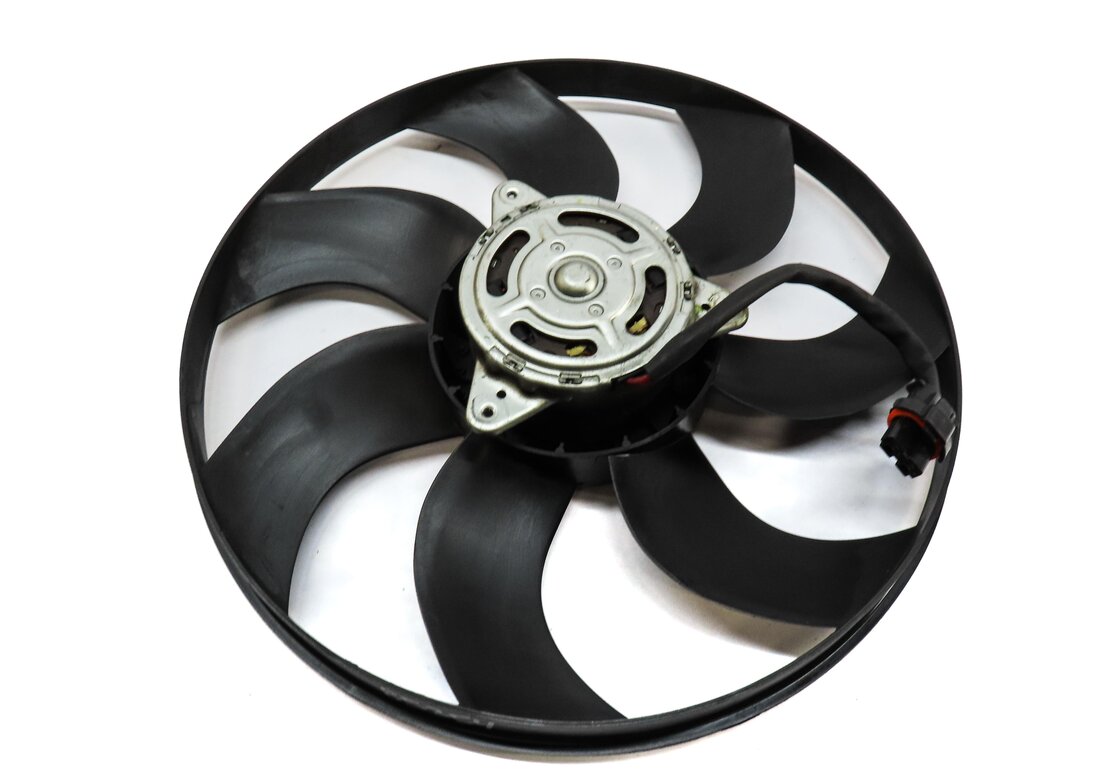 Thumbnail 4: 12-17 LR2 DISCOVERY SPORT RANGE ROVER EVOQUE (L538 L550) RADIATOR COOLING FAN