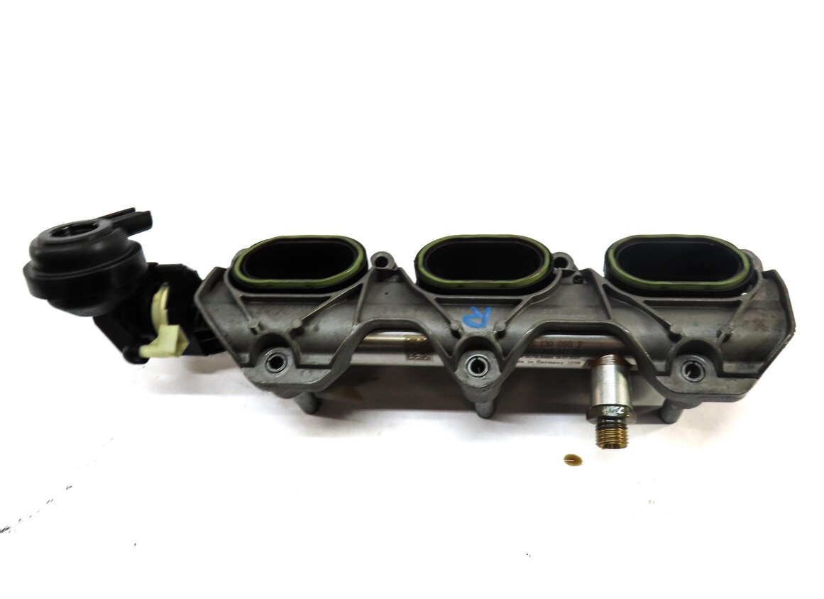 Thumbnail 3: 12-17 AUDI A6 A7 Q5 S5 SQ5 - 3.0L SUPERCHARGED - RIGHT INTAKE MANIFOLD DIFFUSER