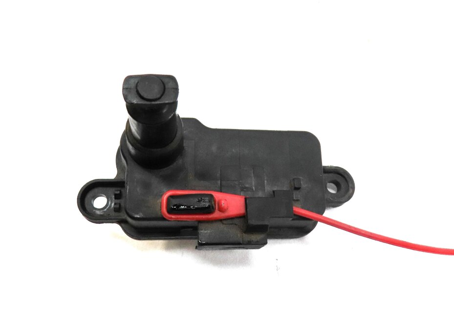 Thumbnail 4: 2012 AUDI A7 (C7 4G8) FUEL TANK DOOR ACTUATOR MOTOR w/ RELEASE CABLE