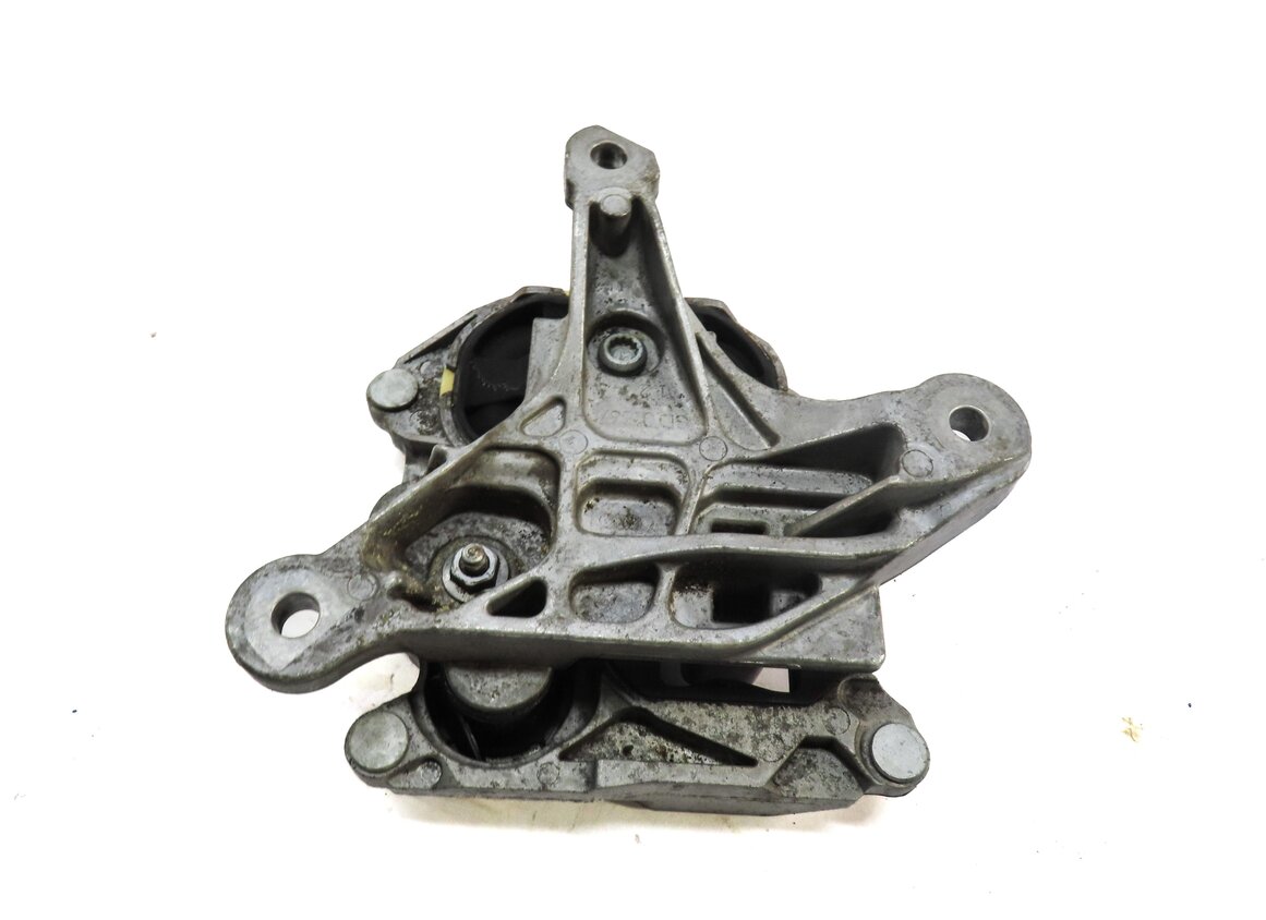 Thumbnail 2: 2012 AUDI A7 (C7 4G8) 3.0L SUPER CGXB ENGINE AUTO AWD TRANSMISSION MOUNT BRACKET