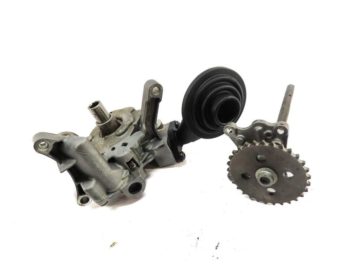 Thumbnail 2: 2012 AUDI A7 (C7 4G8) 3.0L SUPER CGXB ENGINE OIL PUMP ASSEMBLY 06E109570B