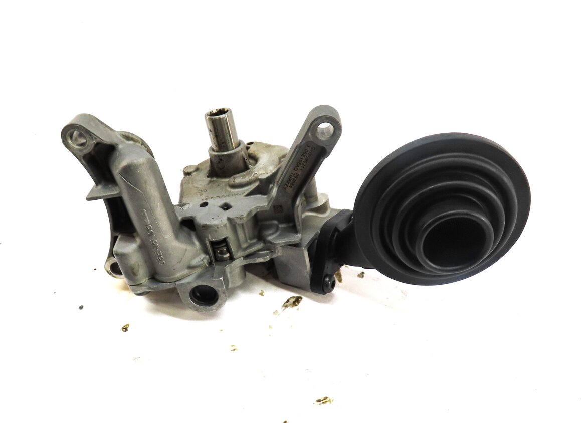Thumbnail 6: 2012 AUDI A7 (C7 4G8) 3.0L SUPER CGXB ENGINE OIL PUMP ASSEMBLY 06E109570B