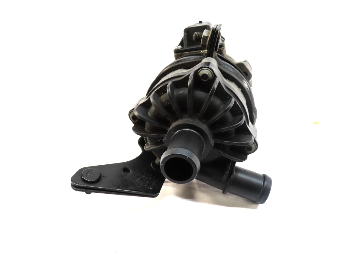 Thumbnail 4: 2012 AUDI A7 C7 4G8 3.0L SUPER CGXB ENGINE ELECTRIC AUXILIARY WATER COOLANT PUMP