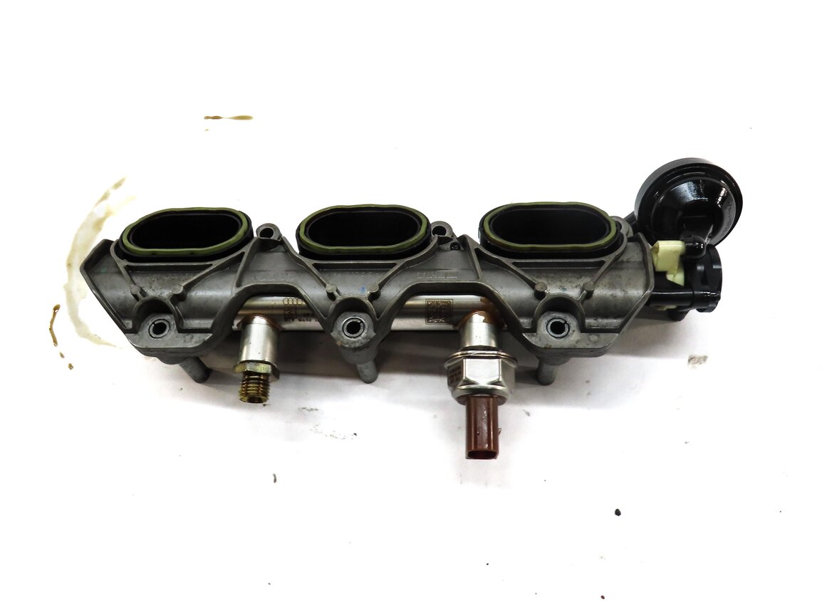 Thumbnail 3: 12-17 AUDI A6 A7 Q5 S5 SQ5 - 3.0L SUPERCHARGED - LEFT INTAKE MANIFOLD DIFFUSER