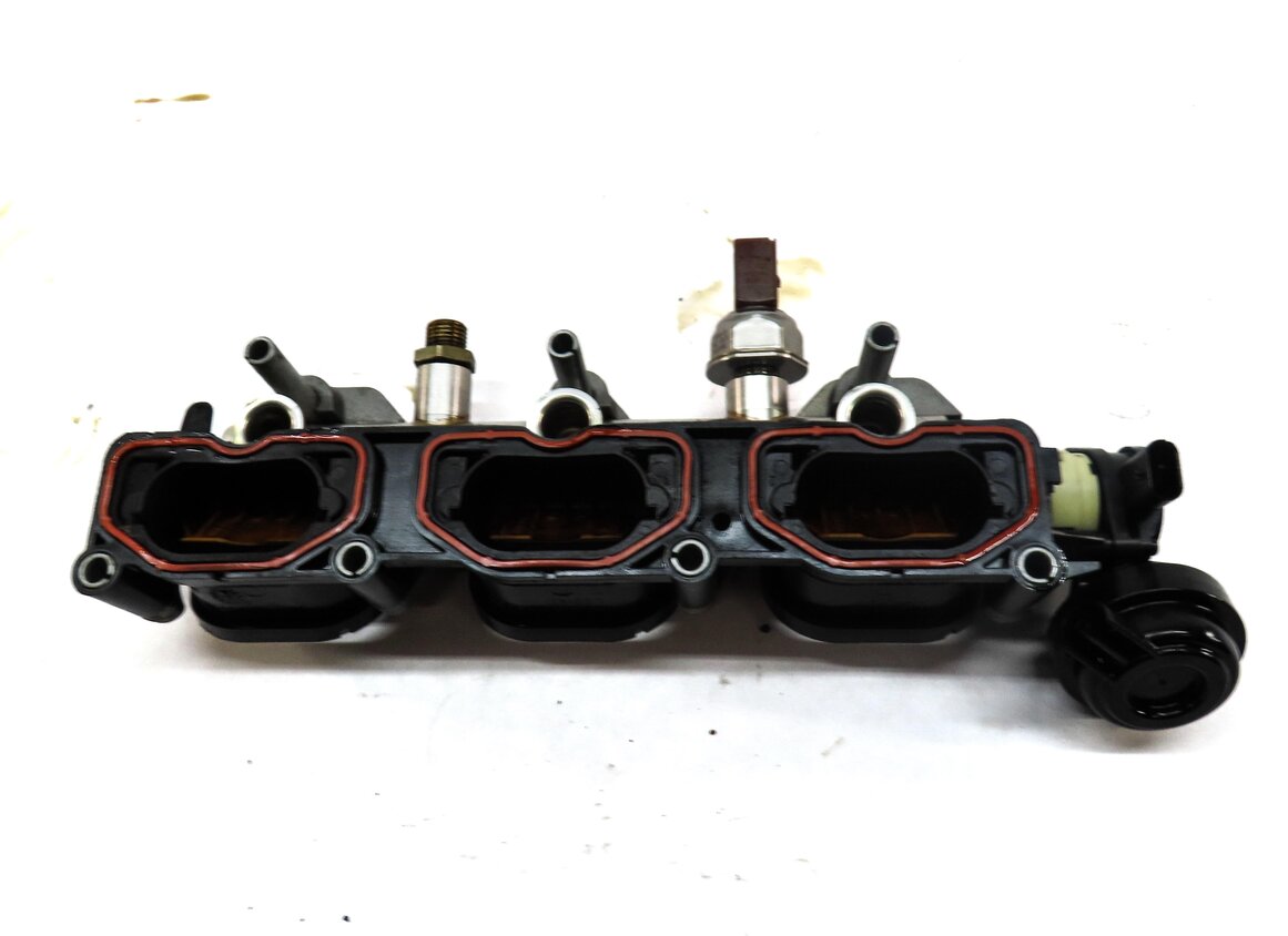 Thumbnail 4: 12-17 AUDI A6 A7 Q5 S5 SQ5 - 3.0L SUPERCHARGED - LEFT INTAKE MANIFOLD DIFFUSER