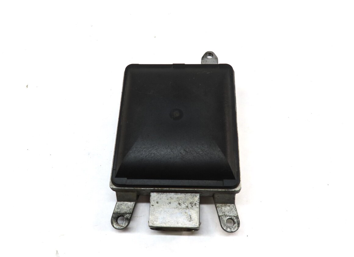 Thumbnail 2: 2012-2015 AUDI A7 S7 RS7 (C7 4G8) BLIND SPOT ALERT CONTROL MODULE (MASTER)