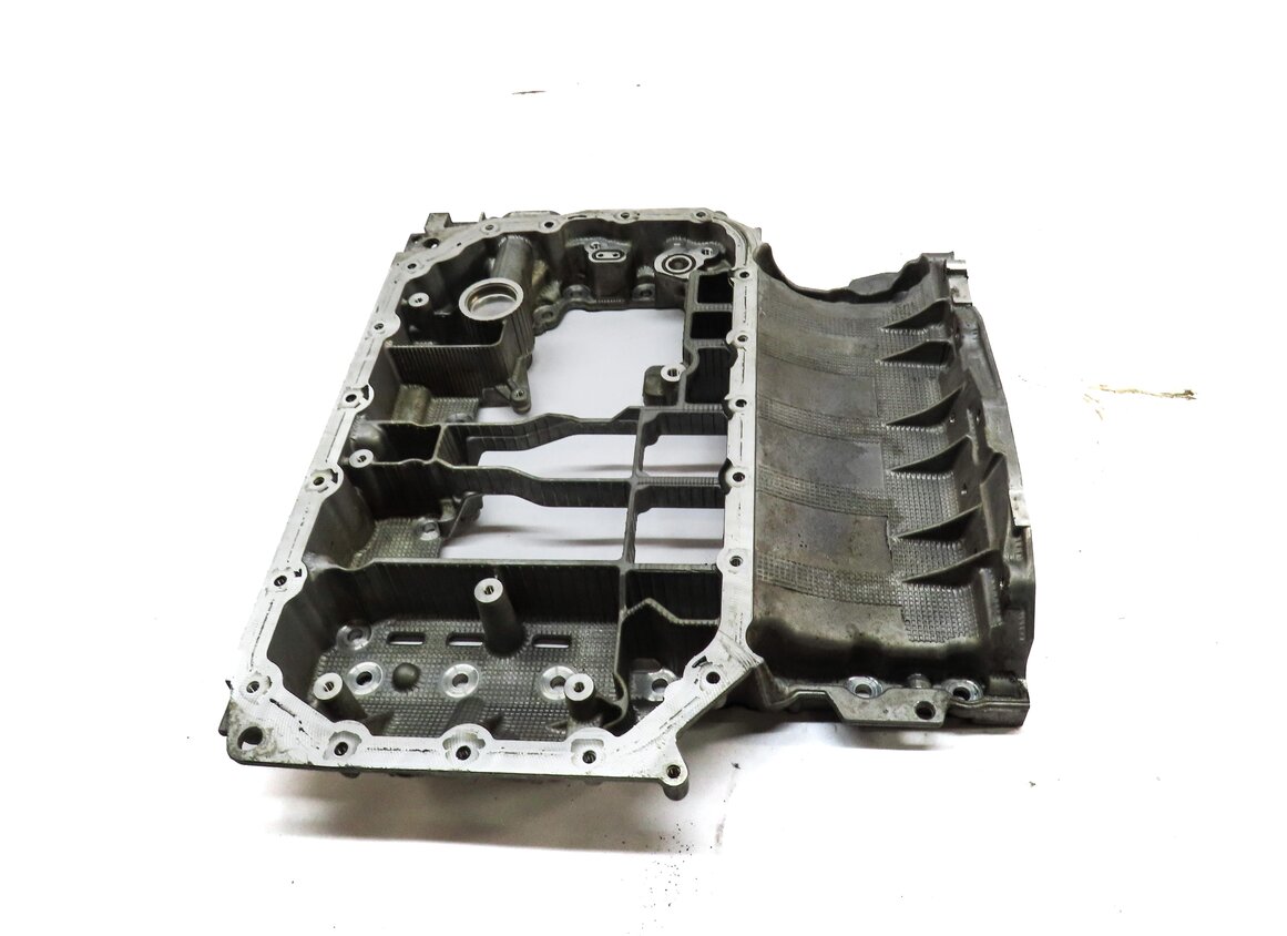 Thumbnail 5: 2012 AUDI A7 (C7 4G8) 3.0L SUPER CGXB ENGINE UPPER ENGINE OIL PAN 063103603AJ
