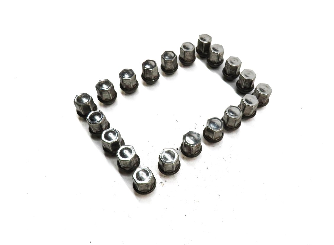 Thumbnail 2: 2008-2020 LAND ROVER LR2 DISCOVERY SPORT RANGE ROVER EVOQUE VALAR LUG NUT SET/20