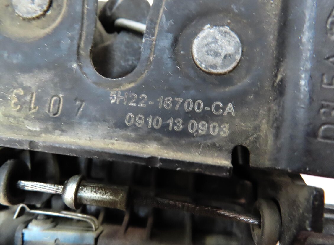 Thumbnail 4: 2013 RANGE ROVER EVOQUE (L538) FRONT LEFT & RIGHT LOWER HOOD LOCK LATCH SET
