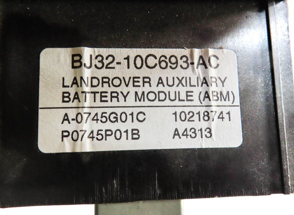 Thumbnail 6: 2013 RANGE ROVER EVOQUE (L538) AUXILIARY AUX BATTERY w/ BRACKET BJ3210C693AC