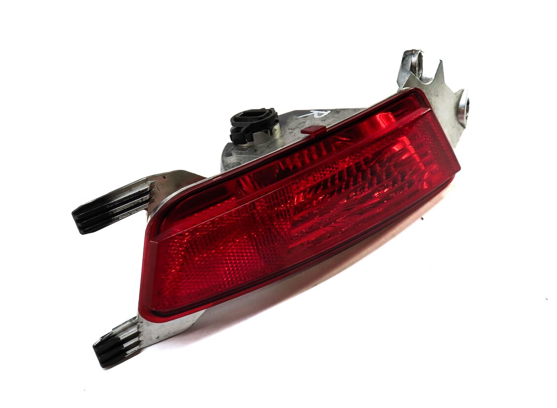 Thumbnail 1: 2012-2019 RANGE ROVER EVOQUE (L538) RIGHT PASSENGER REAR BUMPER TAILLIGHT LAMP