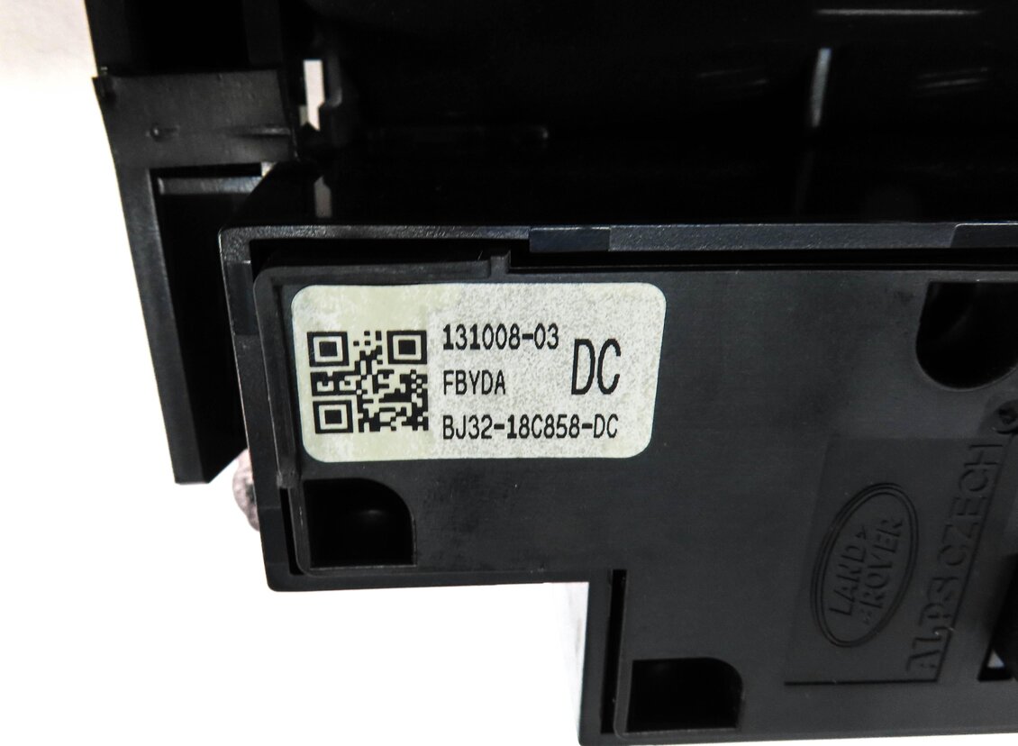 Thumbnail 7: 12-15 RANGE ROVER EVOQUE (L538) RADIO STEREO NAVIGATION SWITCH PANEL SCREEN TRIM