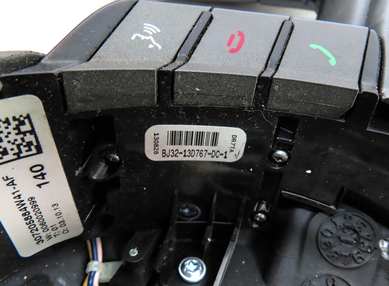 Thumbnail 14: 12-19 RANGE ROVER EVOQUE (L538) DRIVER HEATED SPORT STEERING w/ SWITCH BUTTONS