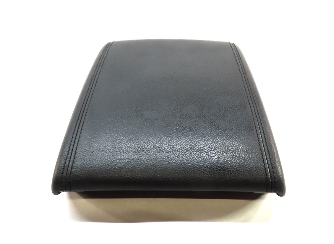 Thumbnail 3: 2012-2015 RANGE ROVER EVOQUE (L538) FRONT CENTER CONSOLE ARMREST LID (BLACK)