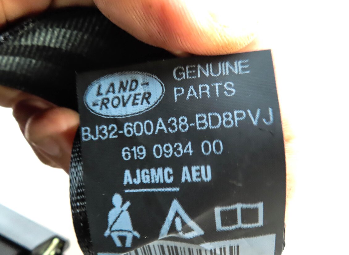 Thumbnail 6: 2013 RANGE ROVER EVOQUE (L538) REAR CENTER SEATBELT RETRACTOR & RECEIVER (BLACK)