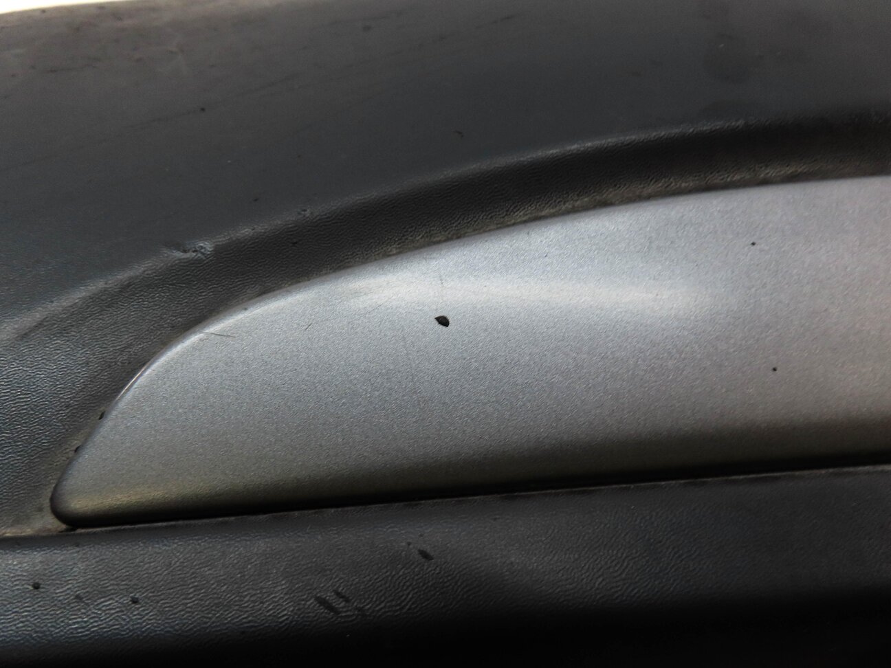 Thumbnail 7: 2013 RANGE ROVER EVOQUE (L538) FRONT RIGHT PASSENGER DOOR LOWER MOULDING TRIM