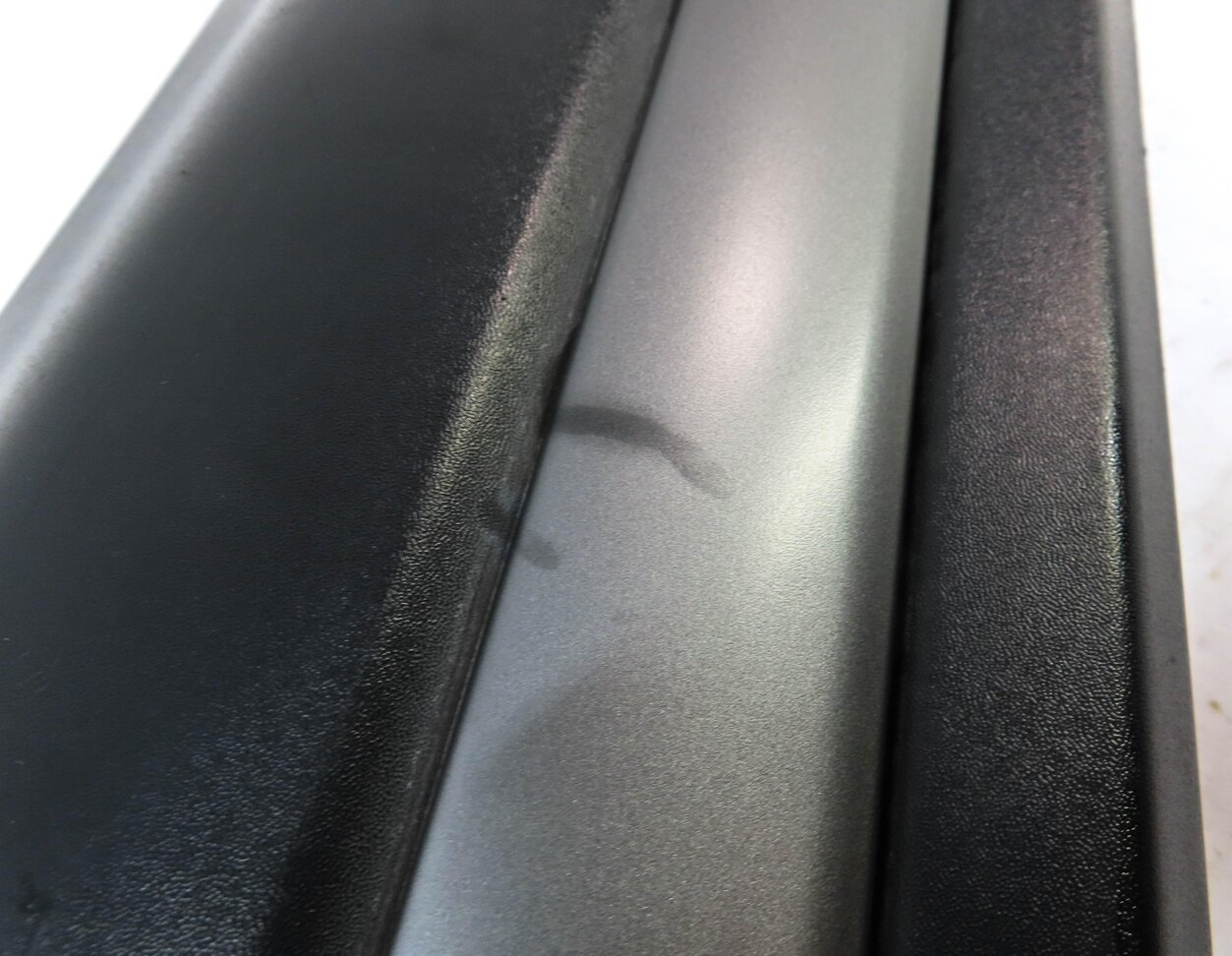 Thumbnail 7: 2013 RANGE ROVER EVOQUE (L538) REAR LEFT SIDE DOOR LOWER MOULDING RUNNER TRIM