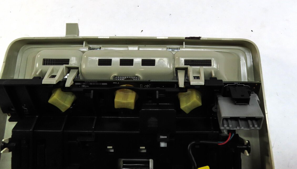 Thumbnail 8: 2013 RANGE ROVER EVOQUE (L538) FRONT ROOF DOME LIGHT (BEIGE) BJ32519A58DF