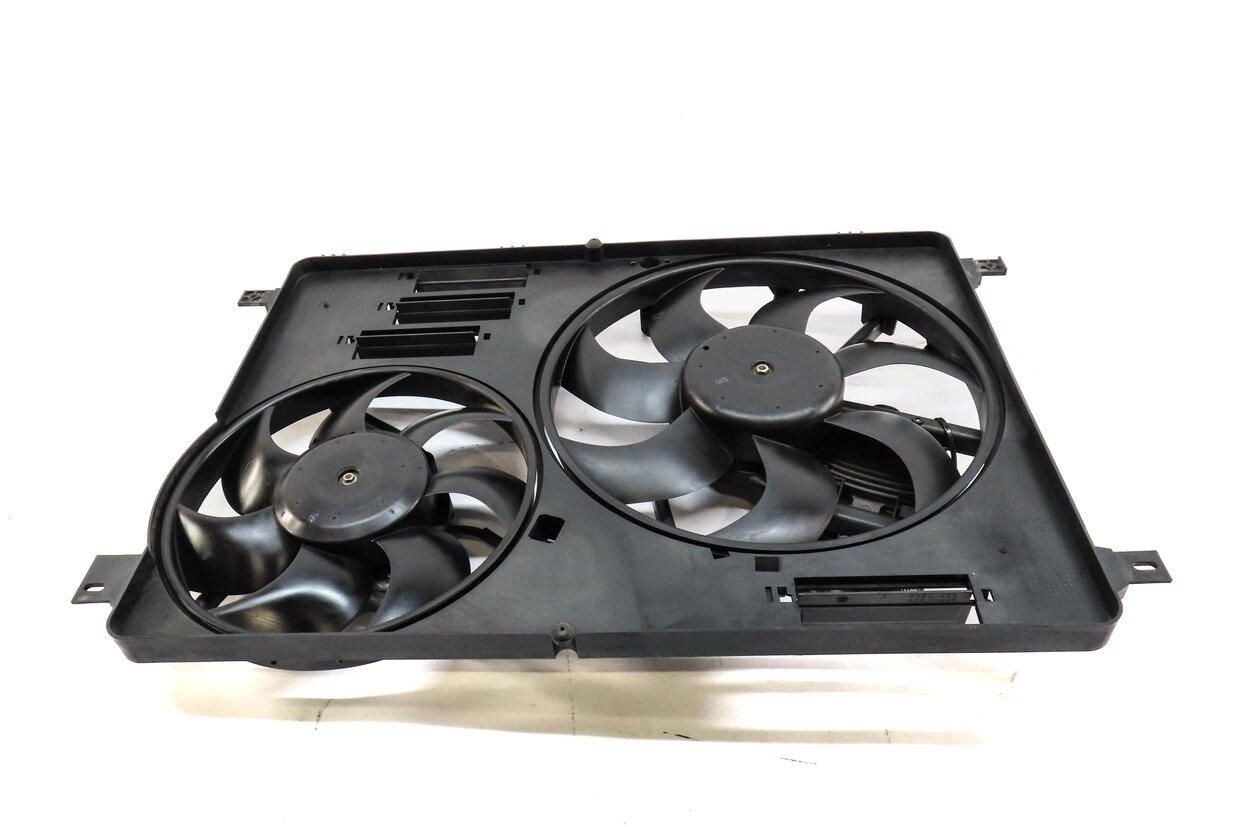 Thumbnail 2: 12-17 LR2 DISCOVERY SPORT RANGE ROVER EVOQUE (L538 L550) RADIATOR COOLING FAN